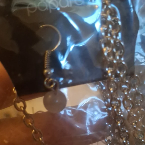 Paparazzi Silver Necklace with Modern Pendant - Picture 5 of 5